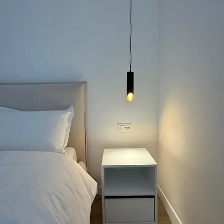Duplex 6 * Tirana